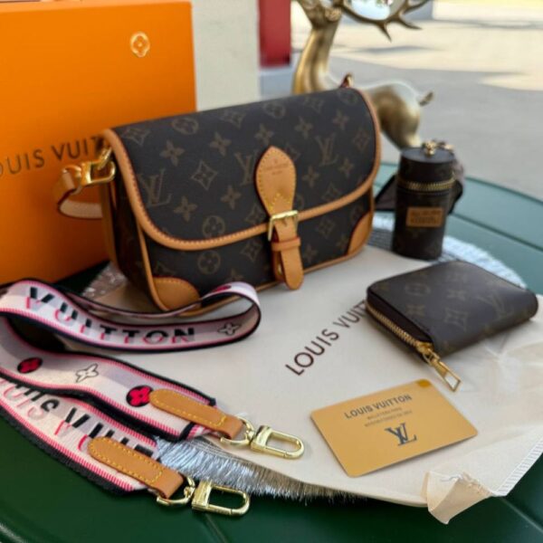 LOUIS VUITTON Monogram Diane in Black - Image 2